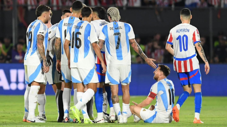 Argentina suffered an unexpected 1-2 defeat to Paraguay last night.